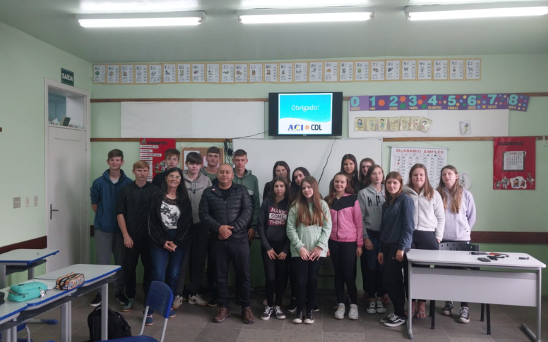 Escola Martinho Lutero, em parceria com a ACI/CDL, recebeu atividades do projeto ‘Empreendedorismo nas Escolas’