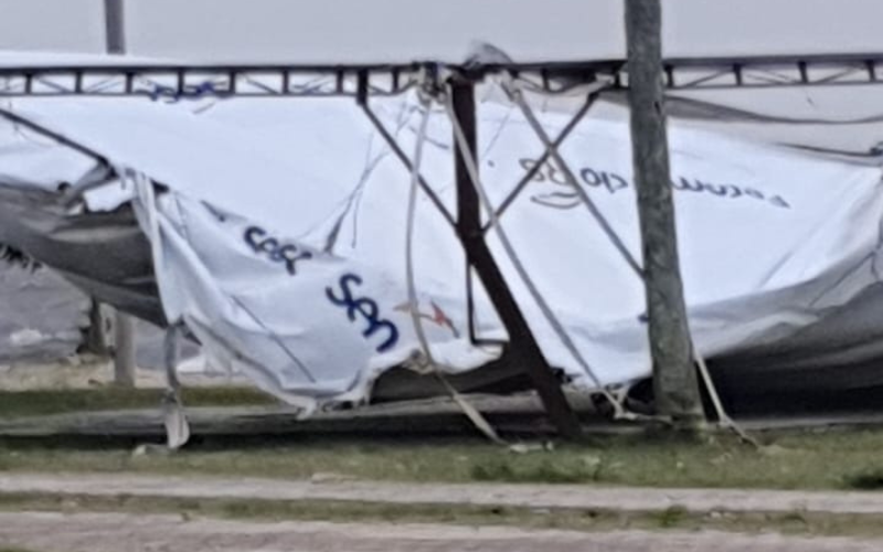 OS ESTRAGOS CAUSADOS PELOS VENTOS FORTES E CHUVA EM SÃO LOURENÇO DO SUL